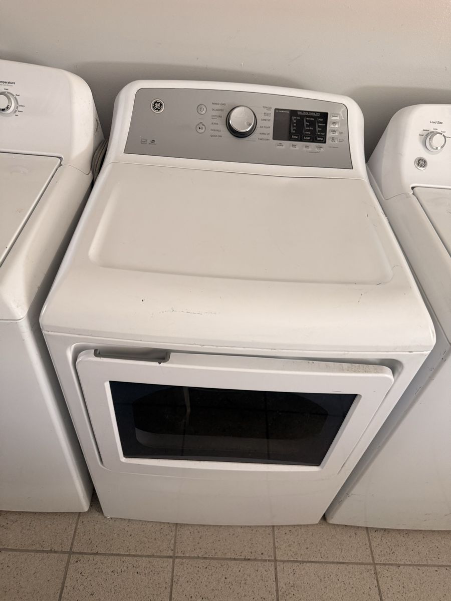 GE White Electric Clothes Dryer with Digital Controls