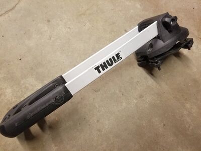 Thule Wing Bar Evo roof rack w/ accessories