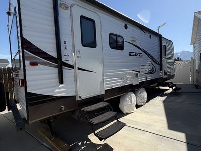 2014 FOREST RIVER EVO T2460 TRAVEL TRAILER