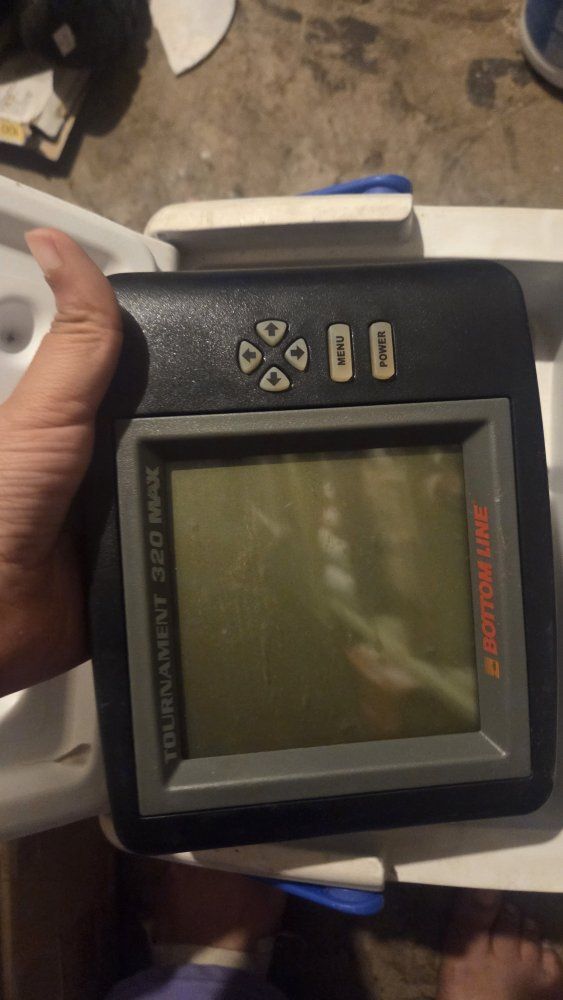 Bottomline Tournament 320 Max Fish Finder with Portable Cooler Mount