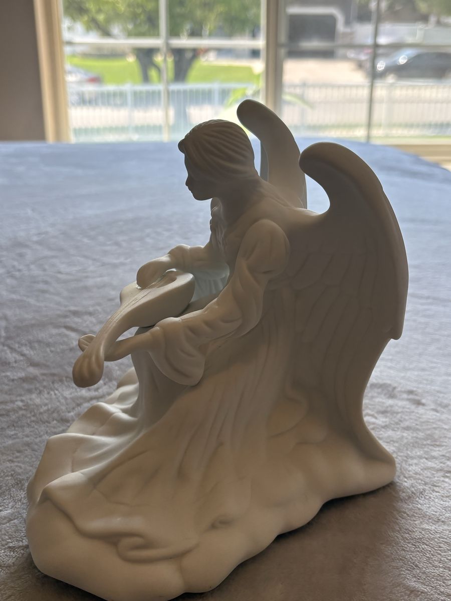 Main image 3