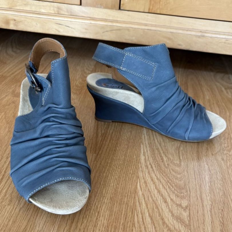 Earthies Blue Nubuck Leather Platform Sandals - Women's 6.5 - 2.5" Heel - NIB