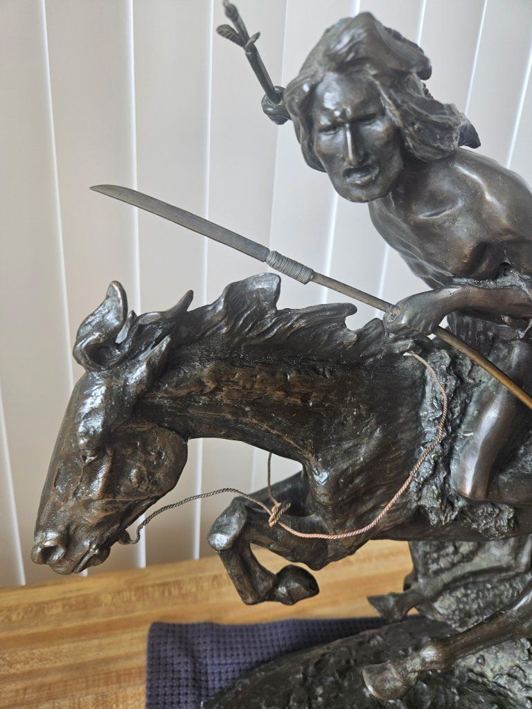 Bronze sculpture "the Cheyenne"