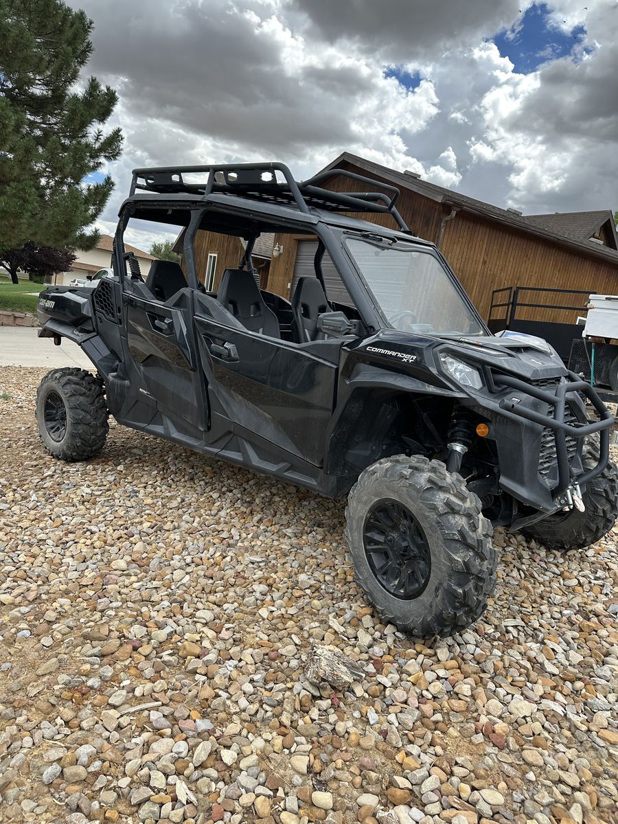 2023 CAN-AM Commander XT