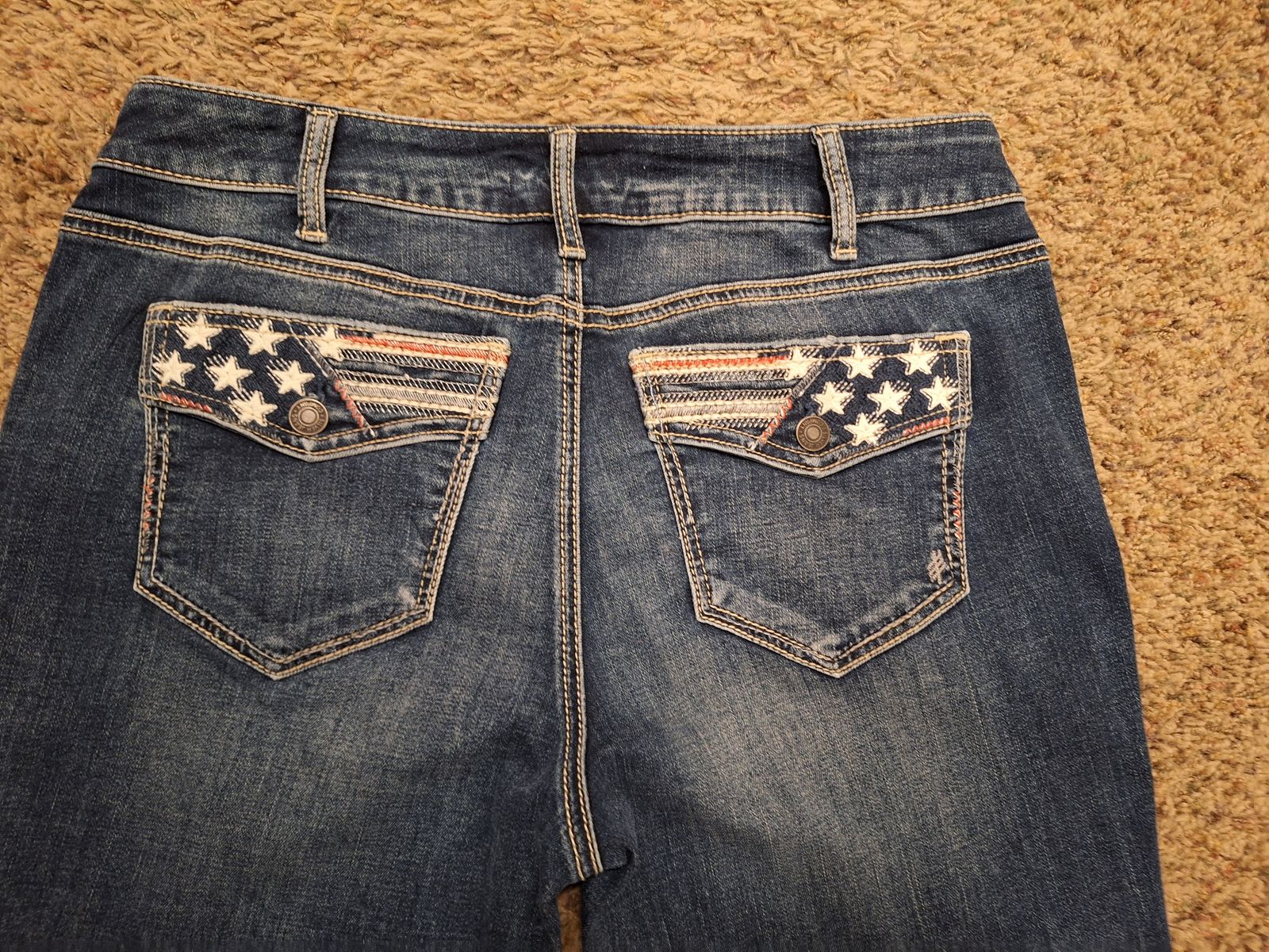 Silver flag capri
