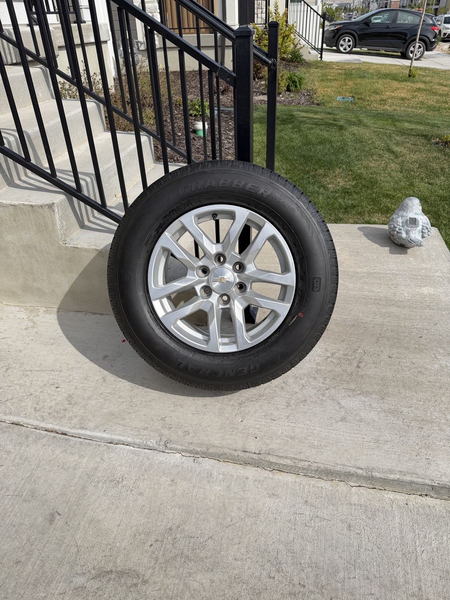 Chevy Silverado 1500 Rims and Tires 265/65R18