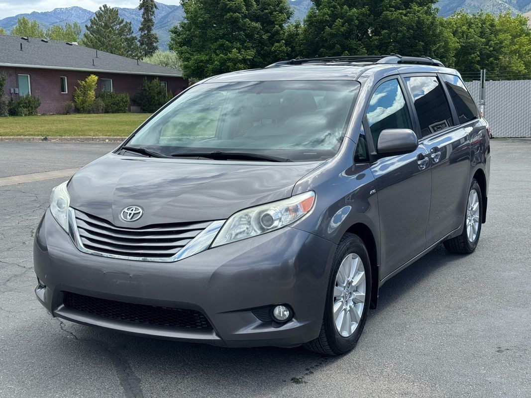 2017 Toyota Sienna XLE 7-Passenger