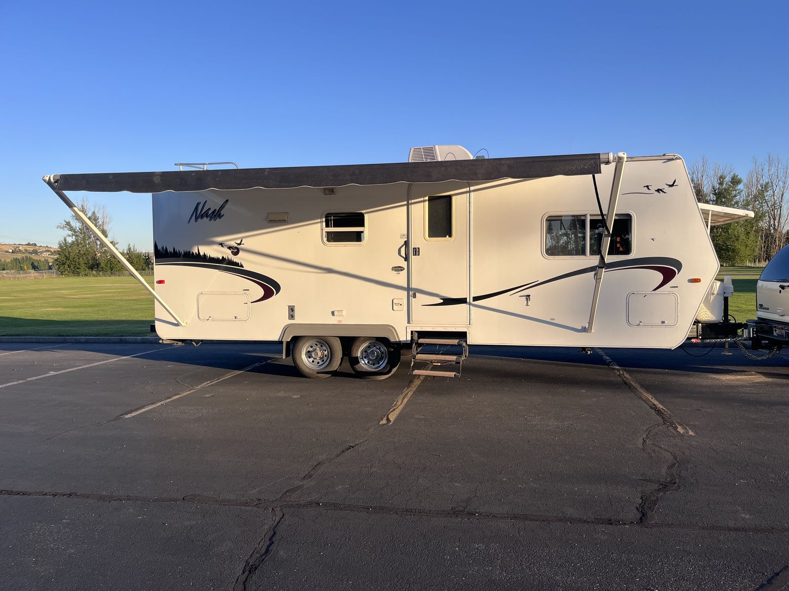 2010 Nash 25R – Always Indoor Stored • True 4-Season Trailer • Exceptional Condition • Andersen No-Sway Hitch
