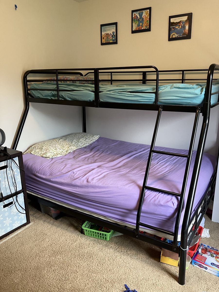 Twin Over Full Black Metal Bunk Bed 