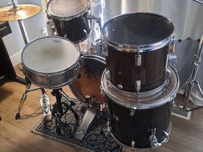 5 piece Drum Set
