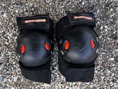 Mongoose Skating Knee Pads