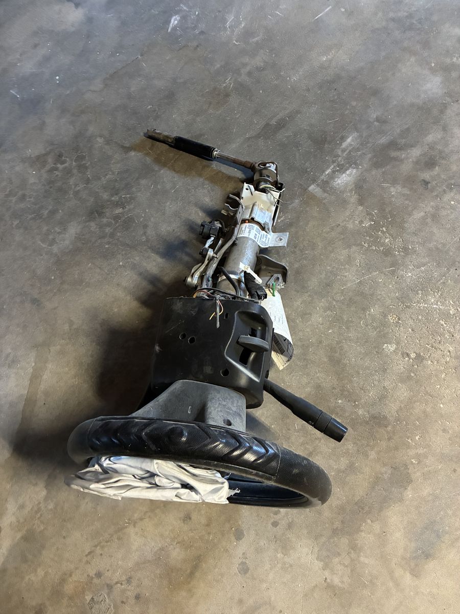 Used Steering & Suspension Assembly with Airbag and Turn Signal