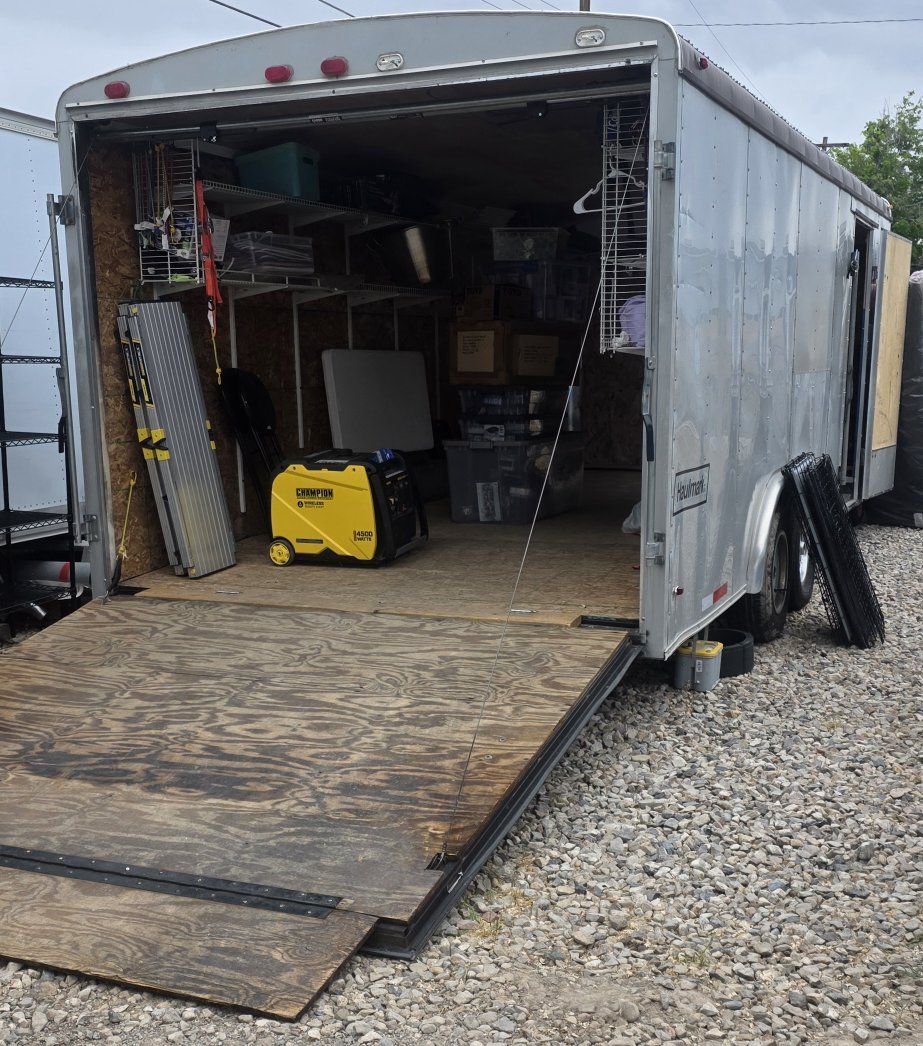 1998 enclosed trailer 24' x 8.5