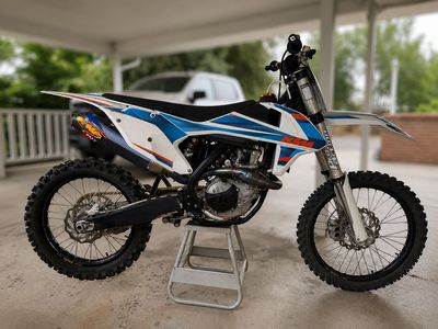 2016 KTM 450 SX-F Dirt Bike