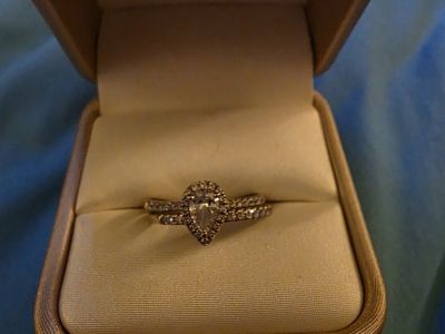 0.38 CT vs1 lab grown wedding ring