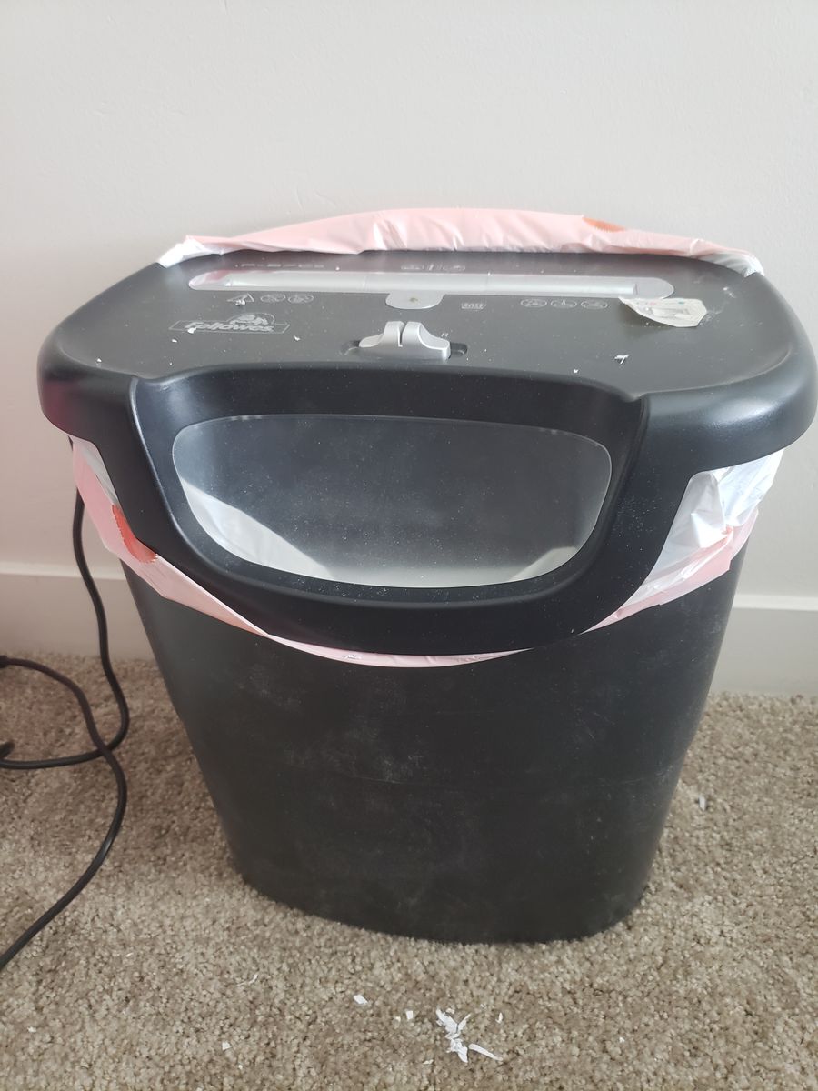 Fellowes Powershred P-35C 5-Sheet Cross-Cut Paper Shredder, Used