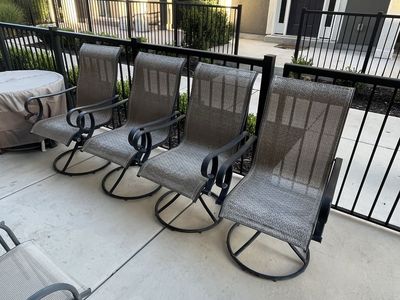 Set of 4 Outdoor Patio Swivel Chairs with Mesh Sling Fabric
