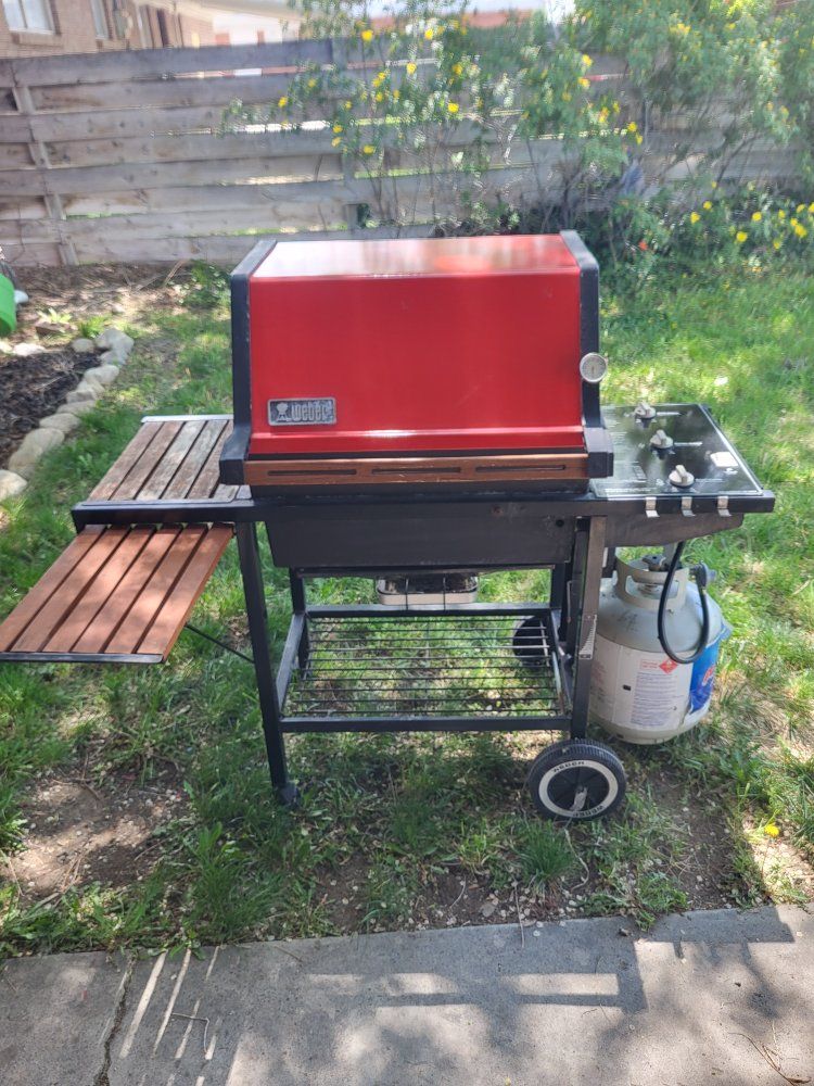 classic Weaver redhead three burner barbecuer