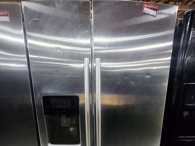 GREAT SAMSUNG STAINLESS STEEL SIDE BY SIDE FRIDGE! W-WARRANTY