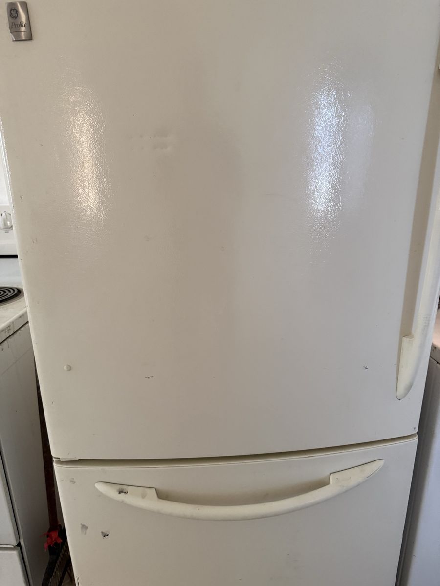 Refrigerator GE Profile