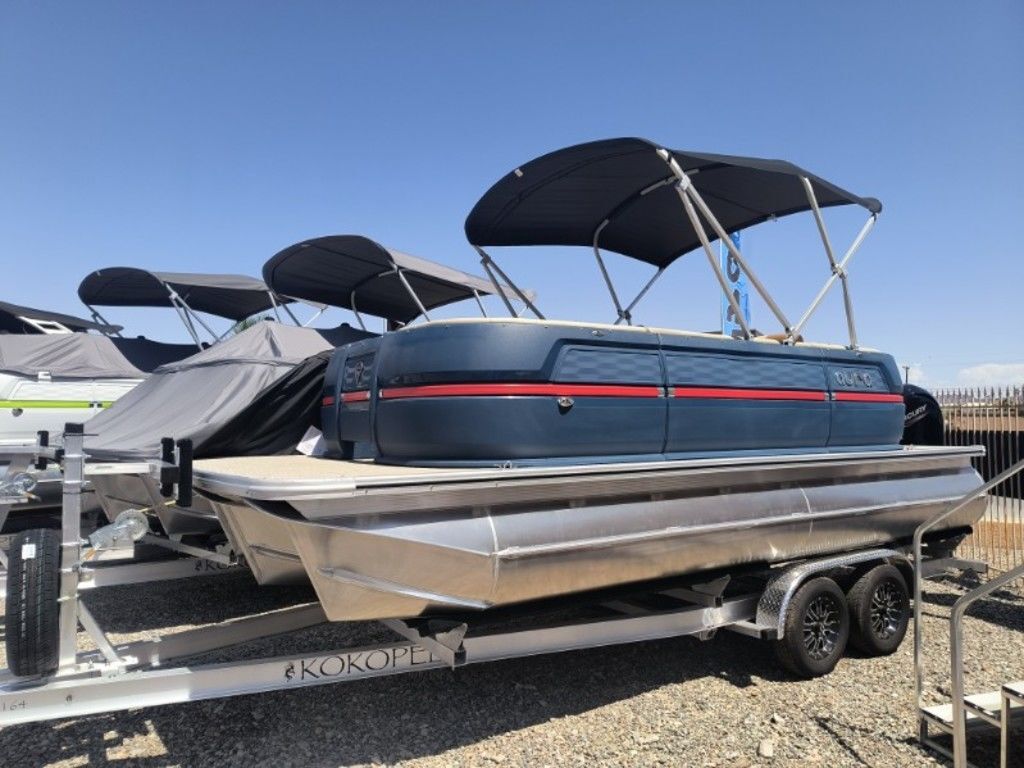 2025 Avalon Aura 2185 Quad Lounge Triple Tube
