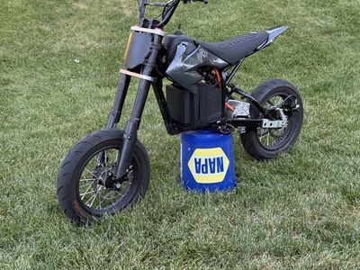 72 V Modded Razor