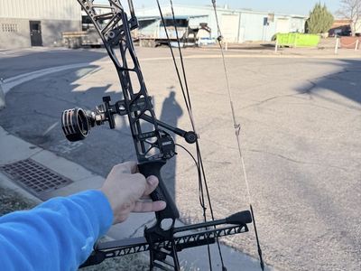 Mathews Lift 29.5”