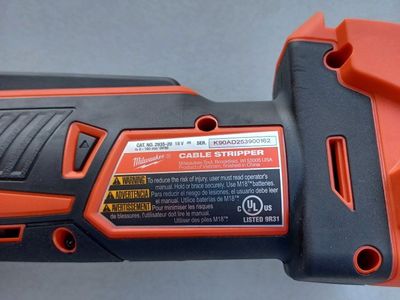 Milwaukee M18 Cable Stripper (Tool Only) 2935-20 with 500 MCM CU Bushing