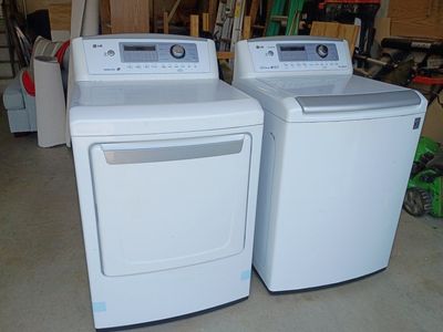 LG White Washer and Sensor Dry Electric Dryer Set - Excellent Condition