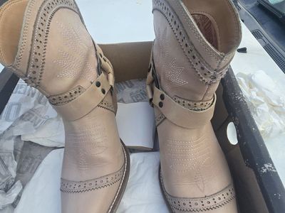 Dingo women's gummy bear size 8 women's boots