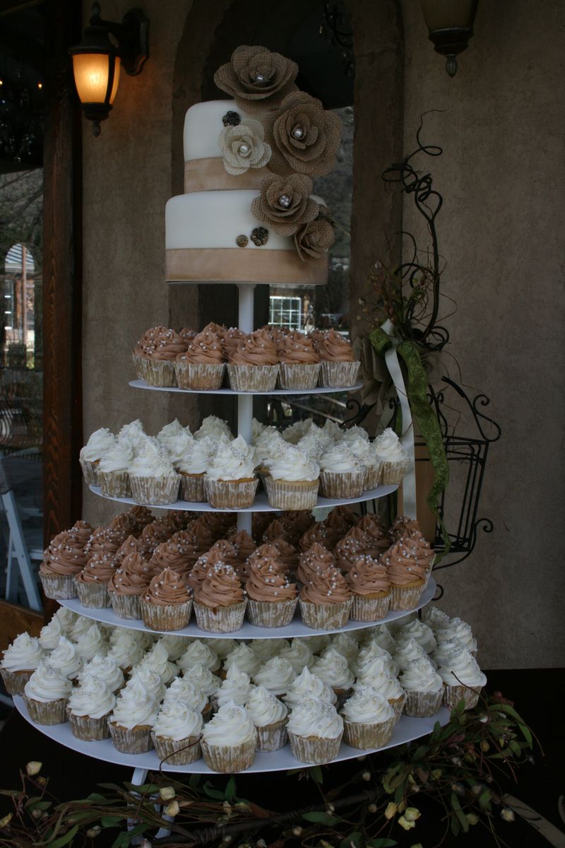 Wedding Cake/Cupcake Stand