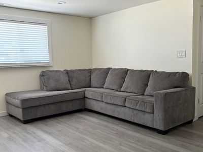 2 PIECE GRAY SECTIONAL COUCH
