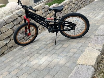 Giant MOTR Kids Bike - Black/Red with Gold Rims, Single Speed, Kickstand Included
