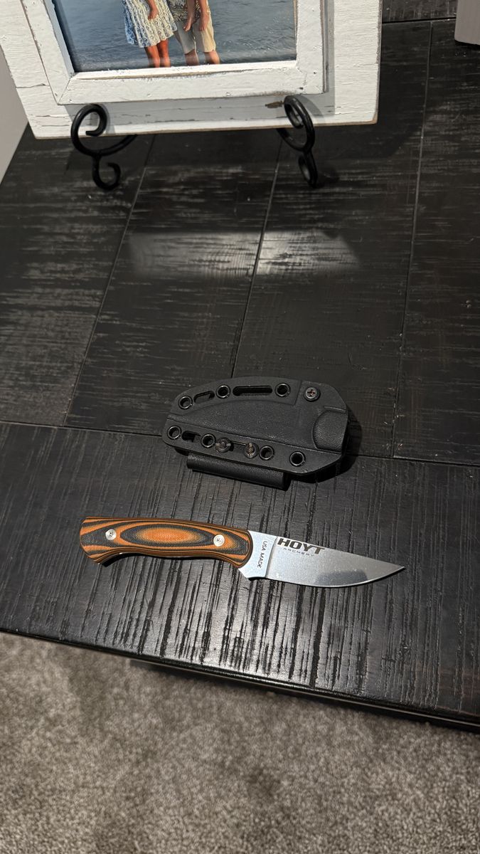 MKC x HOYT edition knife