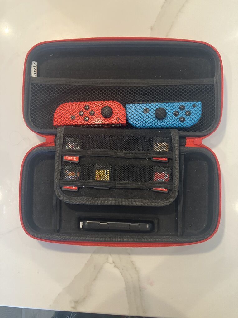 (reduced Price) Nintendo Switch Carrying Case