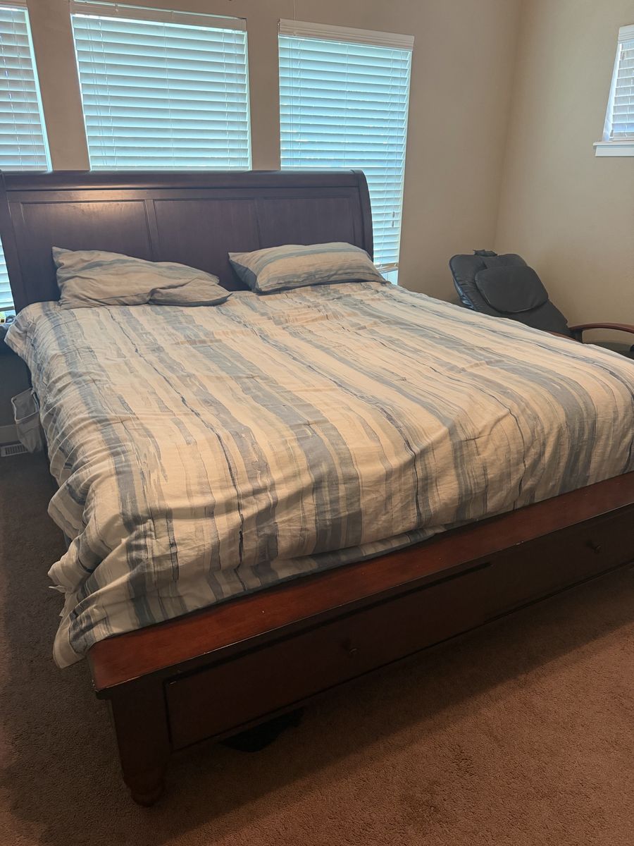 King size sleigh bed