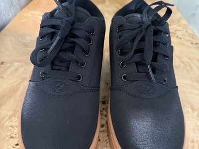 Brand new Heelys size 6