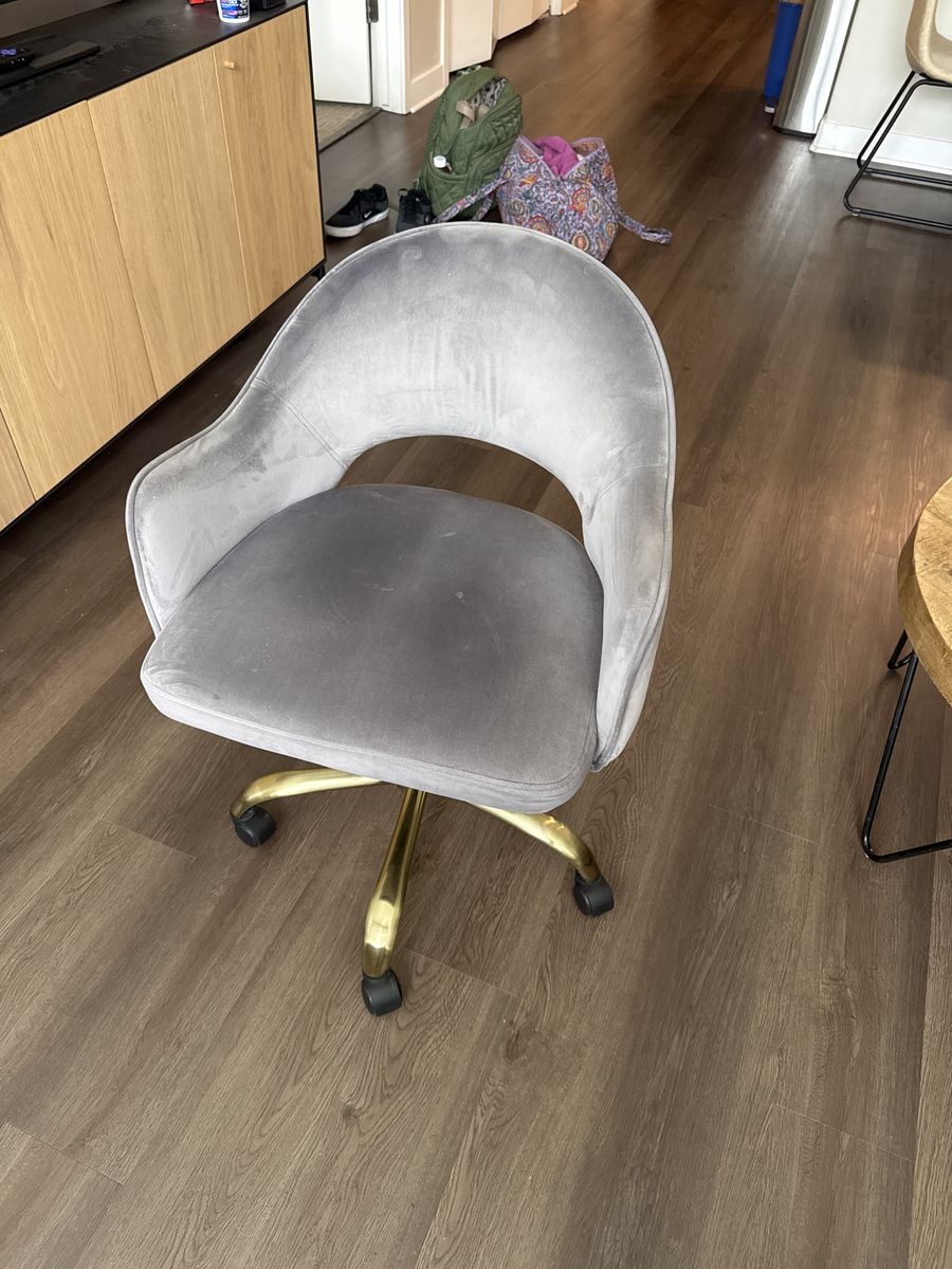 Chi Liu rolling swivel chair