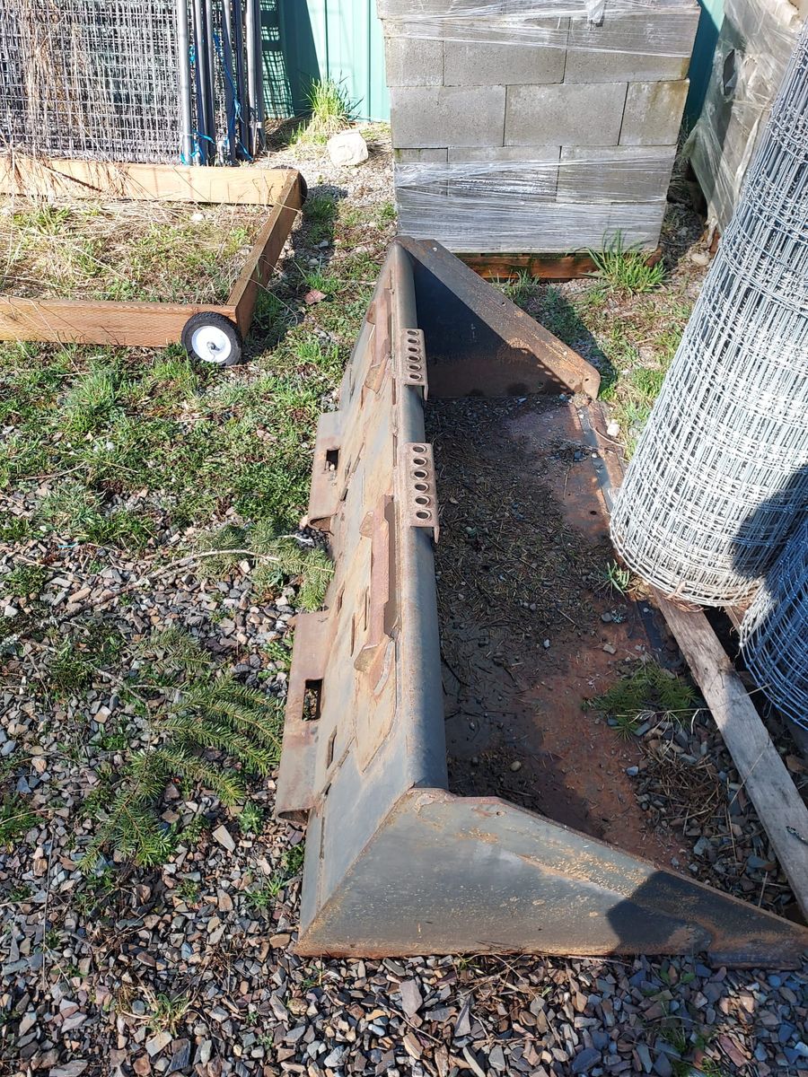 Skid Steer Bucket – Heavy Duty – Quick Attach