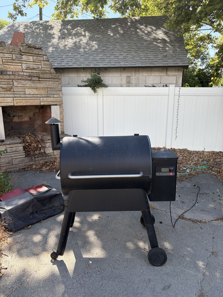 Traeger Pro 780 WiFIRE Pellet Grill (probe included)