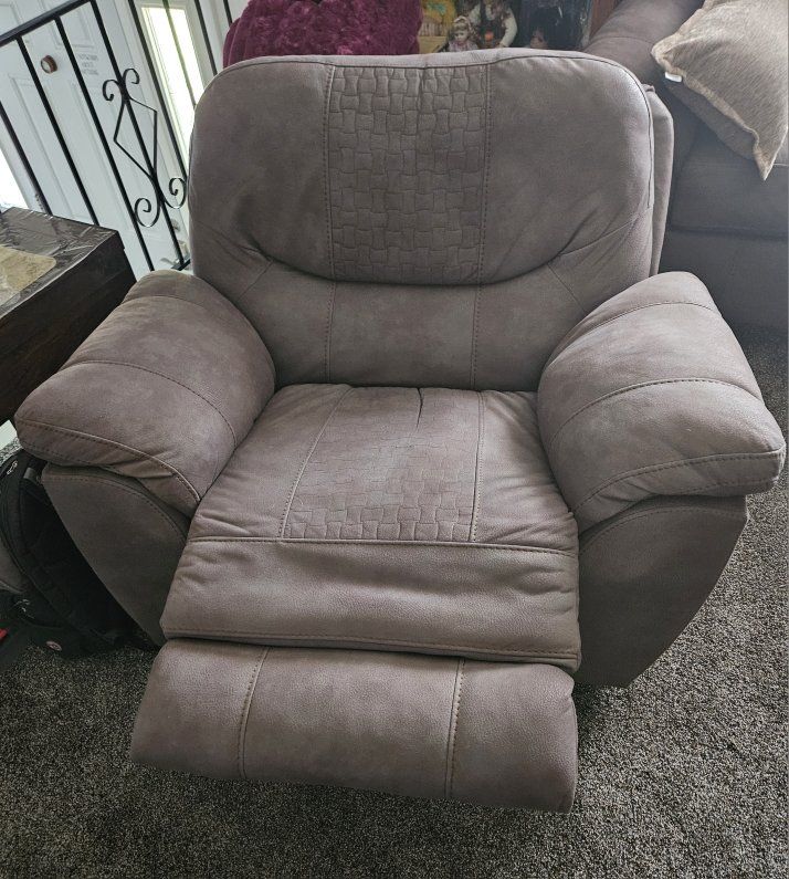 Main image 6