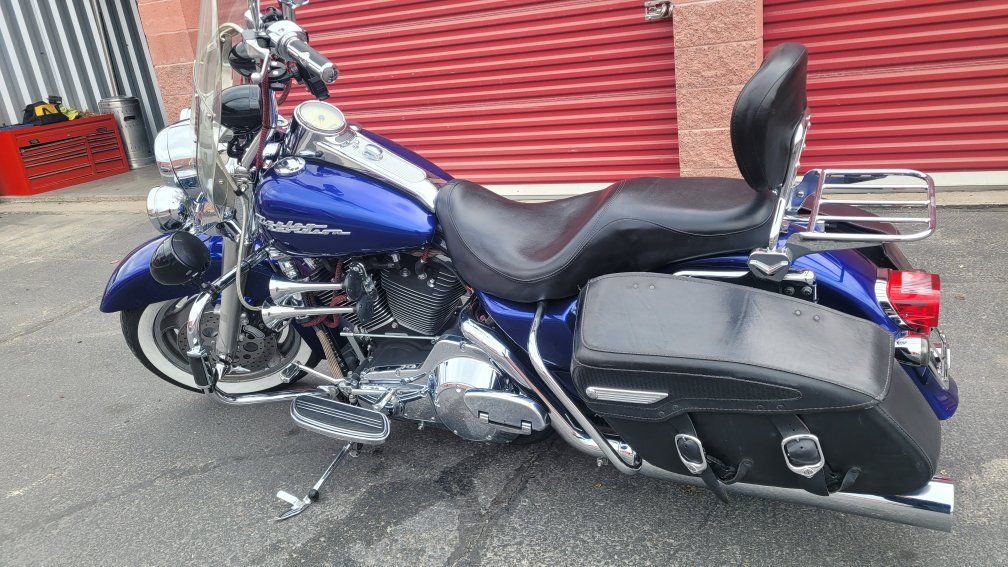 Harley-Davidson Road King Classic Blue Motorcycle - 27,948 Miles