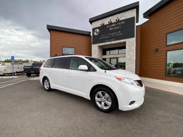 2014 Toyota Sienna LE 8-Passenger