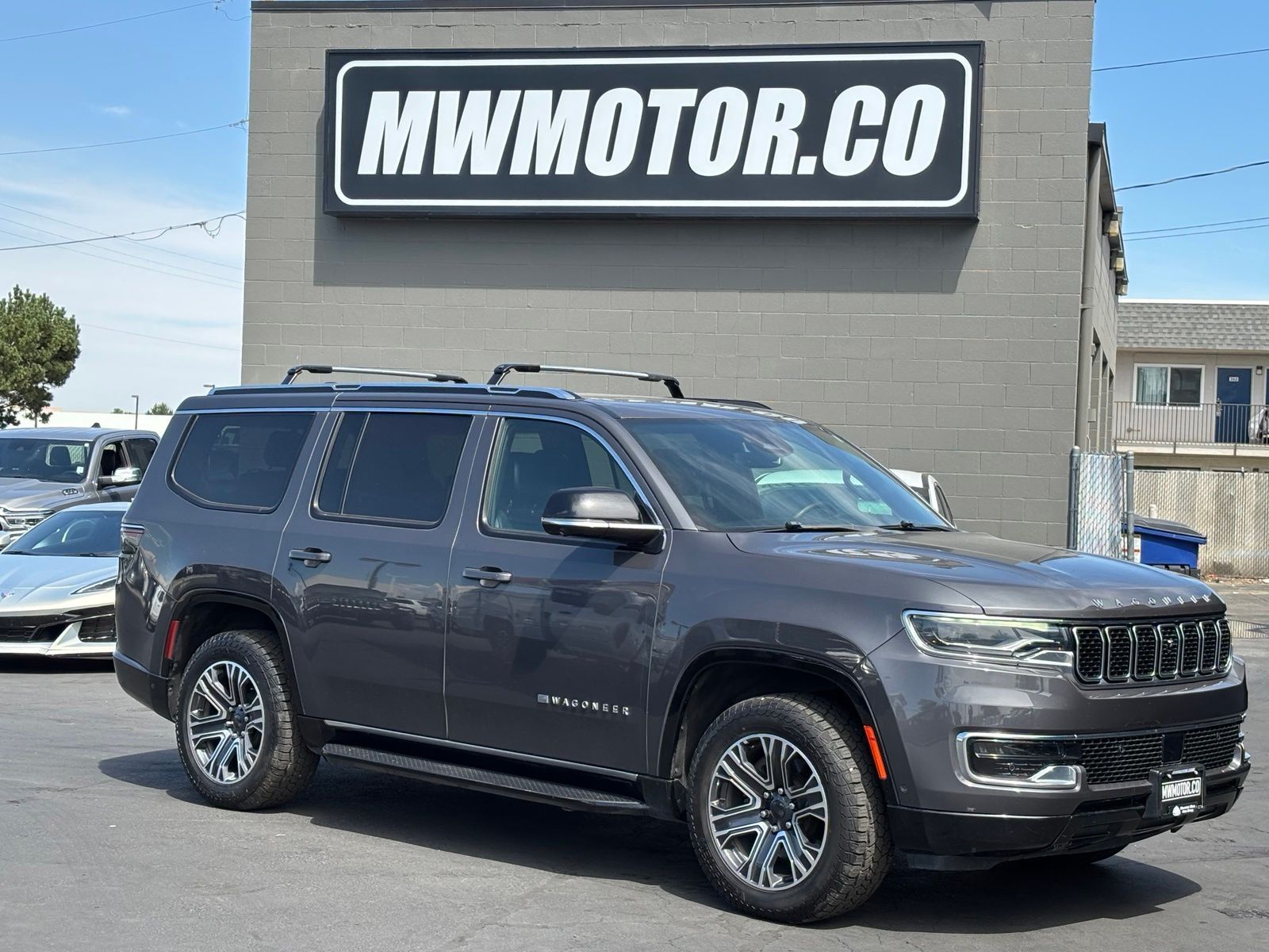 2023 Jeep Wagoneer Base