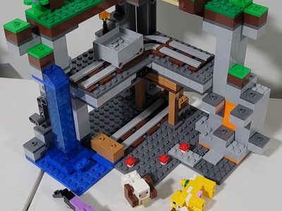 Lego minecraft The first Adventure