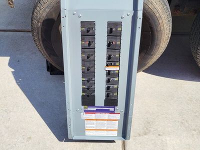 Square D Electrical Panal w/Breakers*
