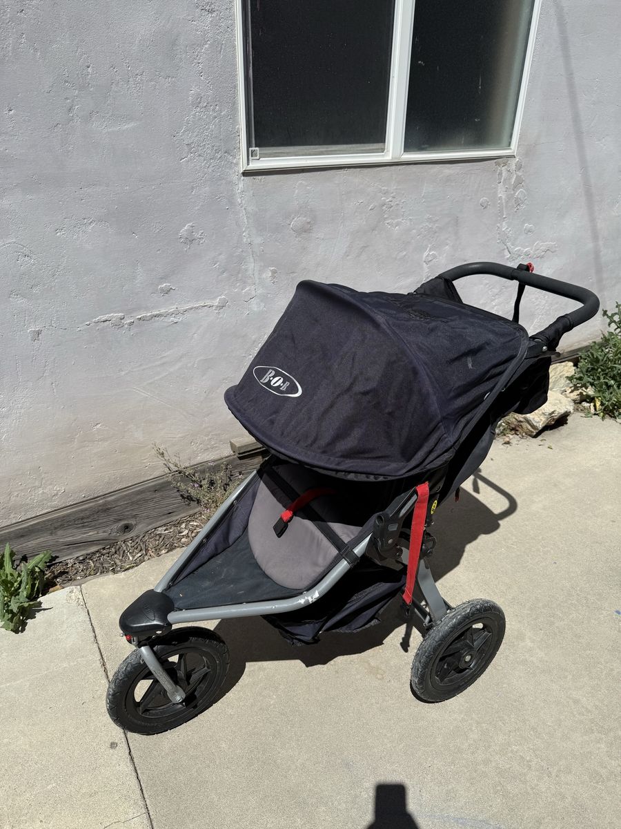 BOB Revolution SE Jogging Stroller - Black & Gray, 3-Wheel Design