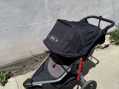 BOB Revolution SE Jogging Stroller - Black & Gray, 3-Wheel Design