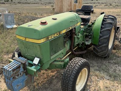 John Deere 2240 Utility Tractor - Green