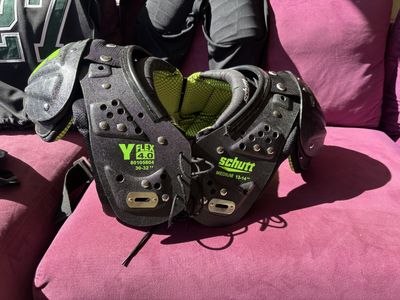 Schutt Y-Flex 4.0 Youth Football Shoulder Pads Size Medium 13-14" with Under Armour Padded Shirt